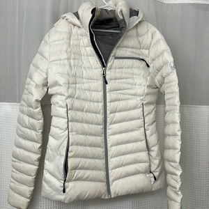 White spider slimming puff coat